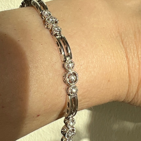 BRAND NEW DIAMOND TENNIS BRACELET 14K WHITE GOLD - Picture 1 of 8